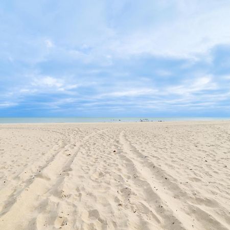 Scenic Evans Hideaway Steps To Lake Huron! Oscoda Buitenkant foto