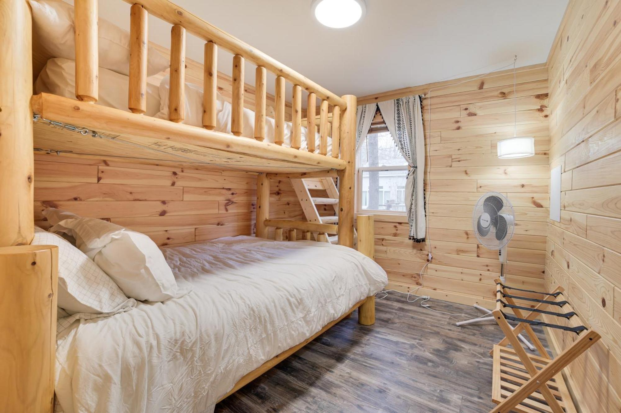 Scenic Evans Hideaway Steps To Lake Huron! Oscoda Buitenkant foto
