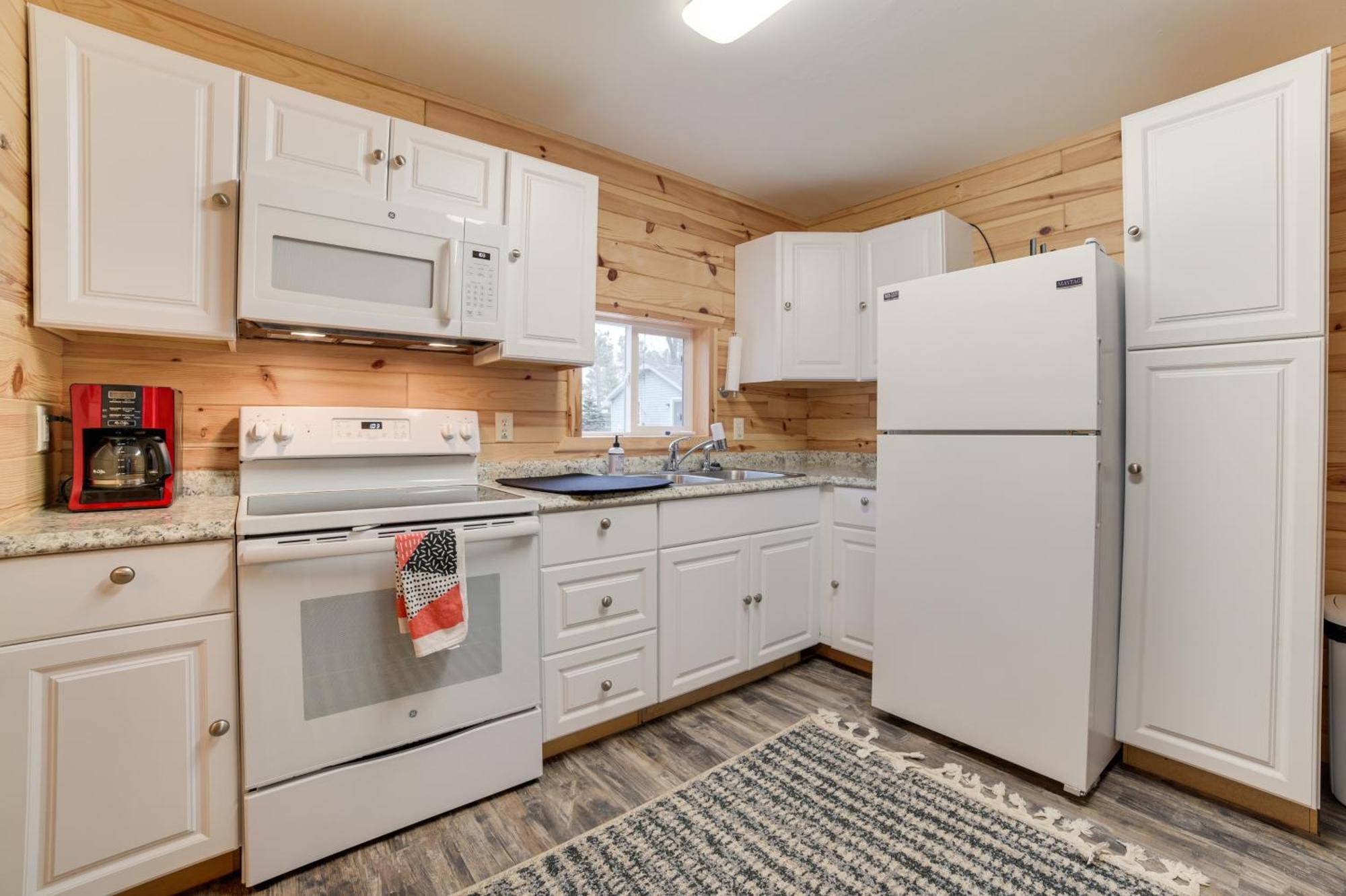 Scenic Evans Hideaway Steps To Lake Huron! Oscoda Buitenkant foto