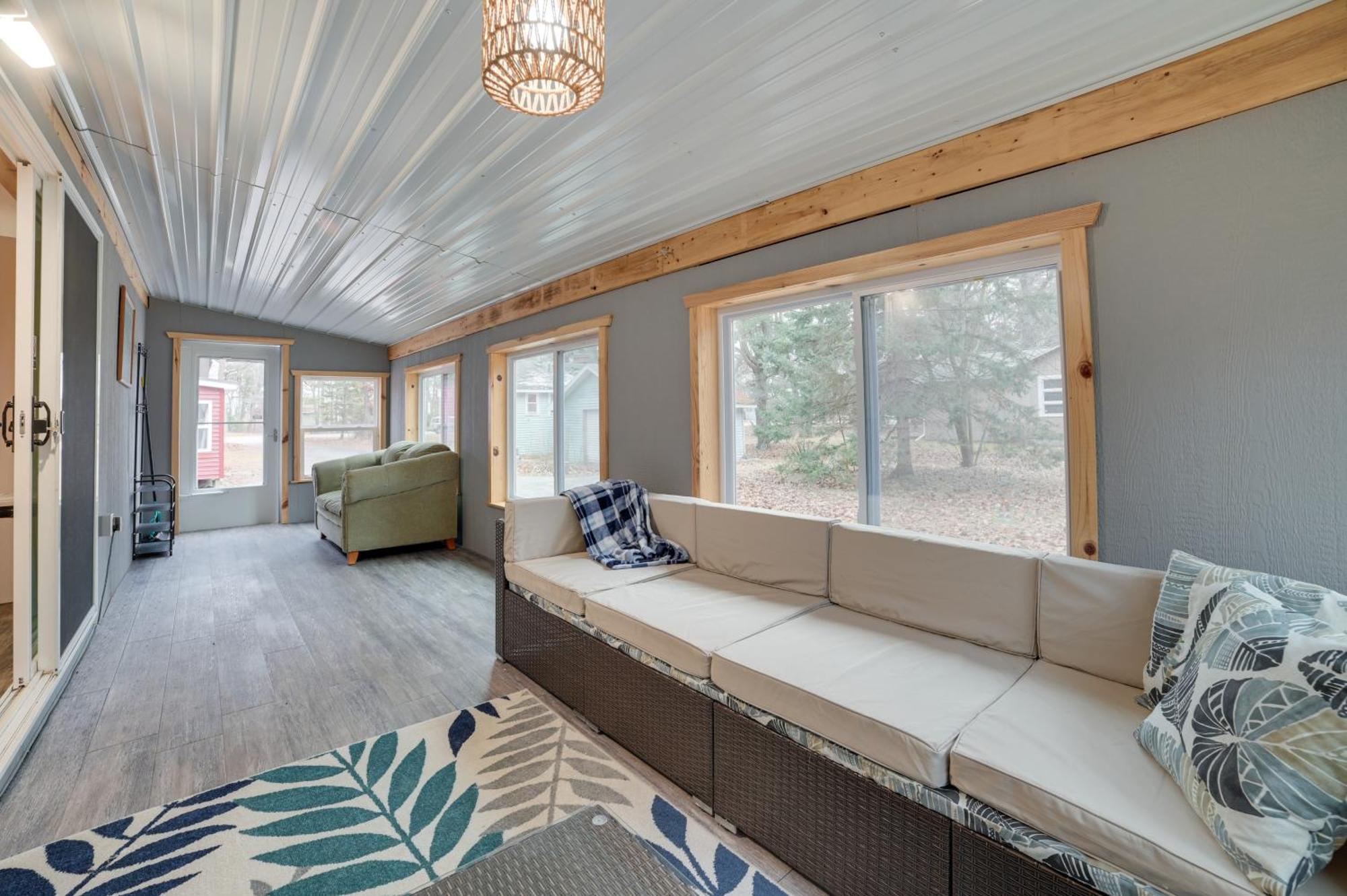 Scenic Evans Hideaway Steps To Lake Huron! Oscoda Buitenkant foto