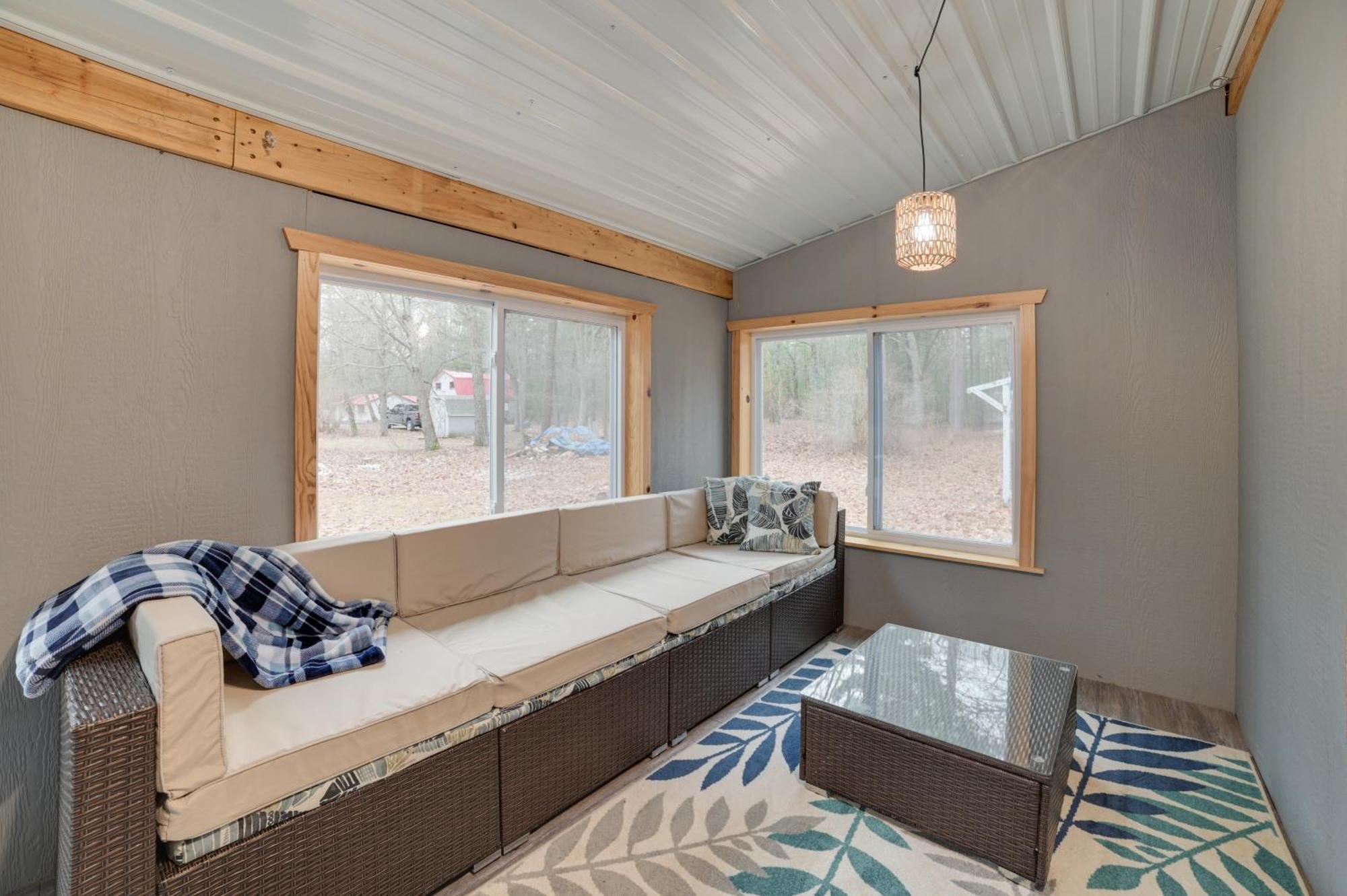 Scenic Evans Hideaway Steps To Lake Huron! Oscoda Buitenkant foto