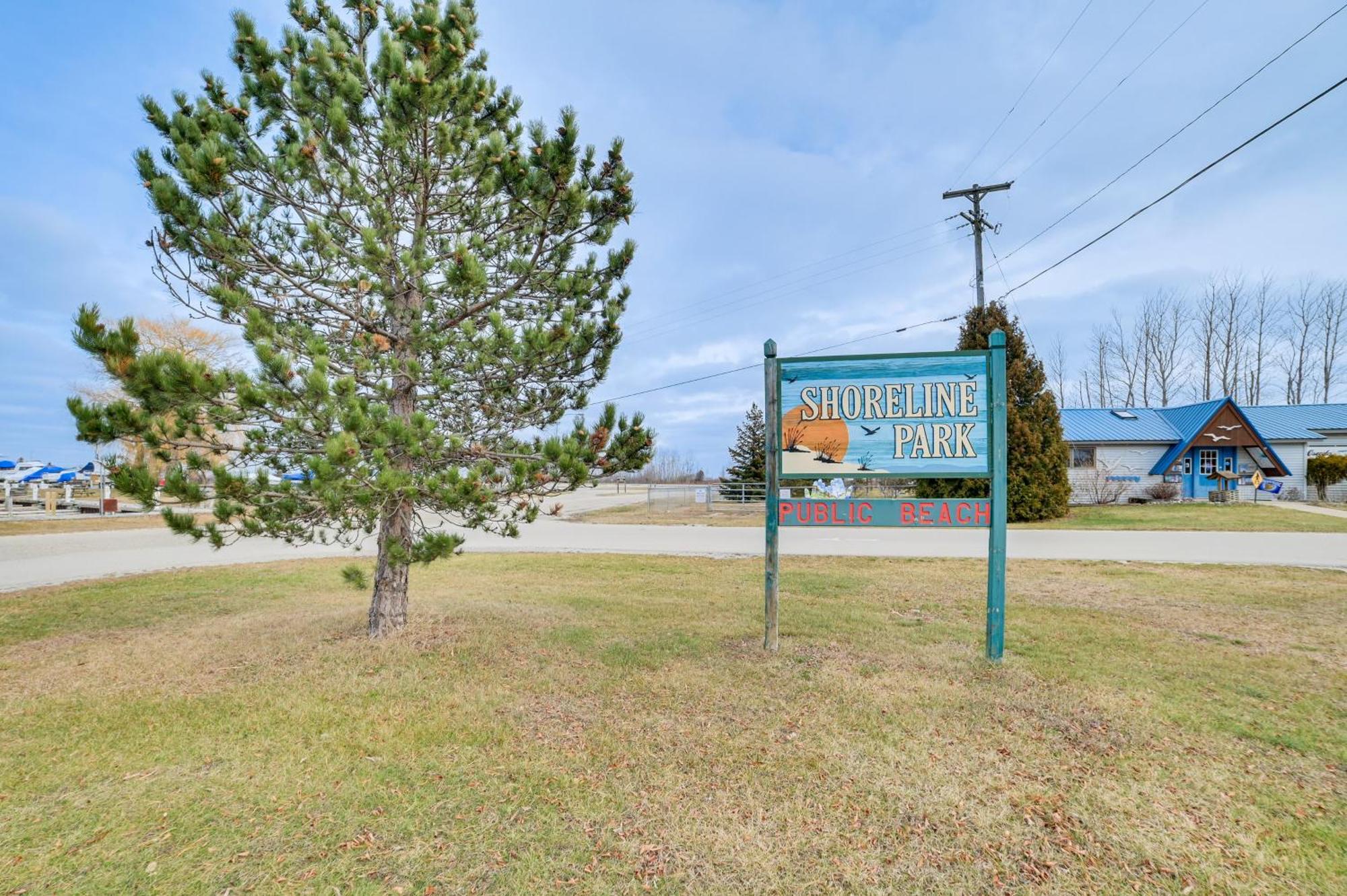Scenic Evans Hideaway Steps To Lake Huron! Oscoda Buitenkant foto